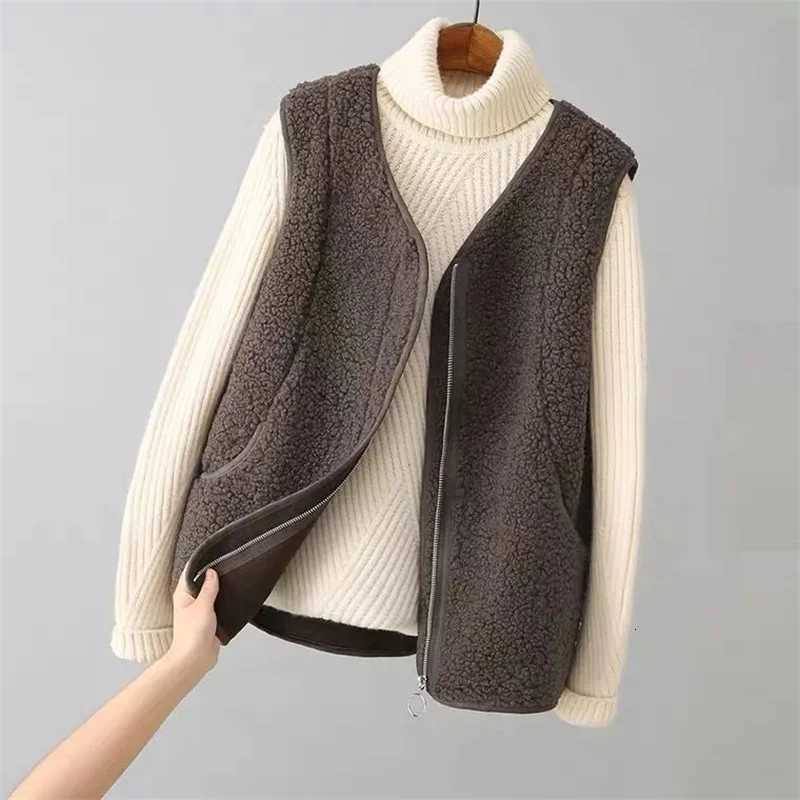 Women Fashion Large Size 4XL Vest Tops Coat Korean Female Waistcoat Jackets Autumn Winter Ladies Lamb Wool Sleeveless OuterwearT251128