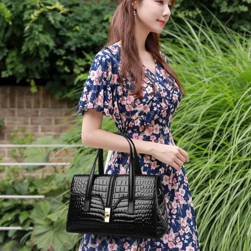 Luxury Shoulder Tote Bag Alligator Patent Leather Hand Bags for Women 2025 Designer Daily commuting Handbags HIgh Quality Sac K251128