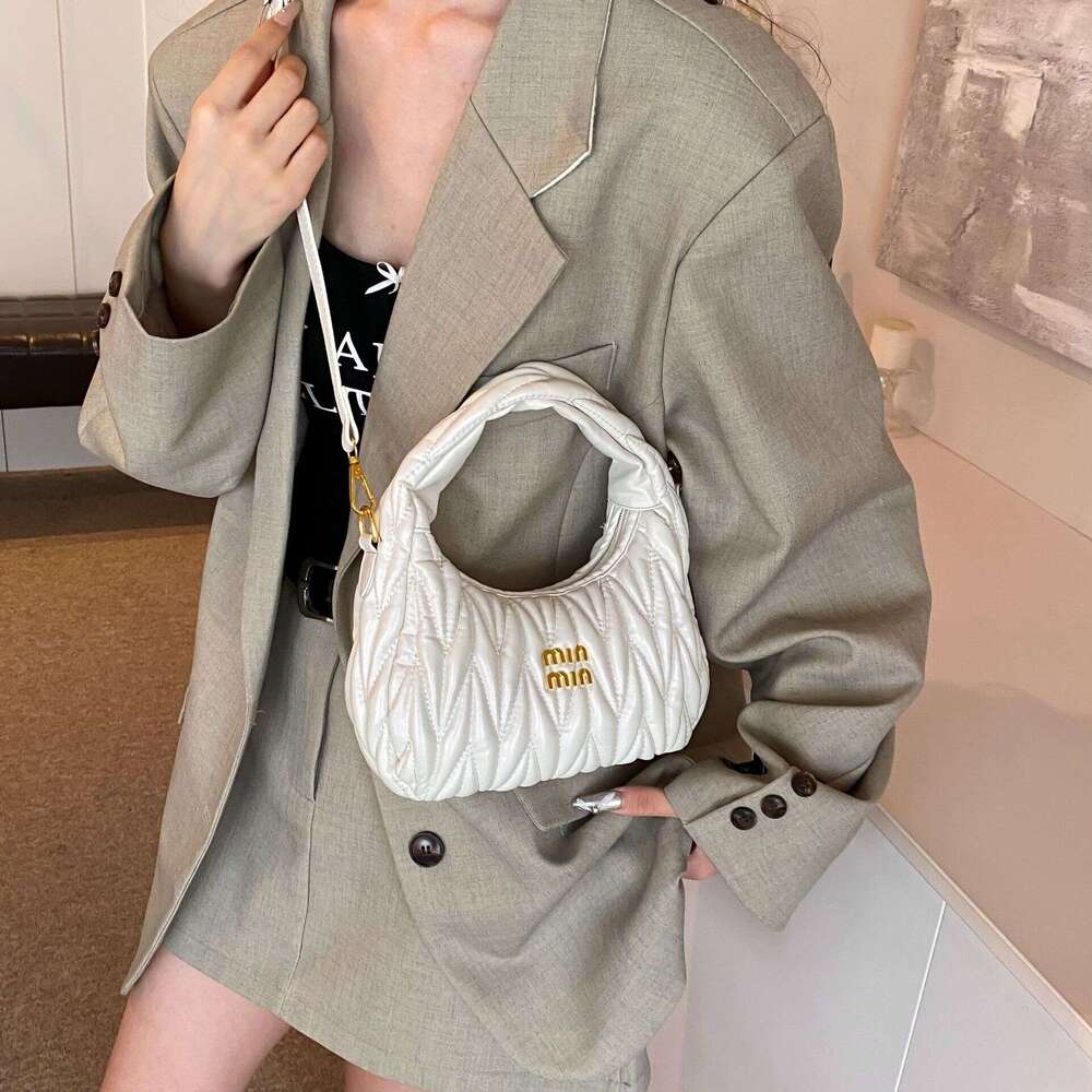2024 New Fashionable Wrinkle Casual Simple Fashion Handheld Cross Shoulder Women's Bag