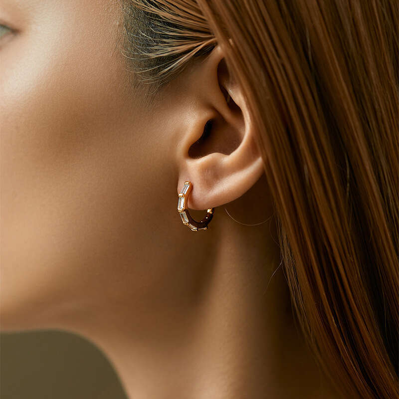 Cross-Border Hot Selling Emerald Zircon Small Hoop Earrings Copper Plated 18K Real Gold Vintage Style No Need to Remove While Sleeping