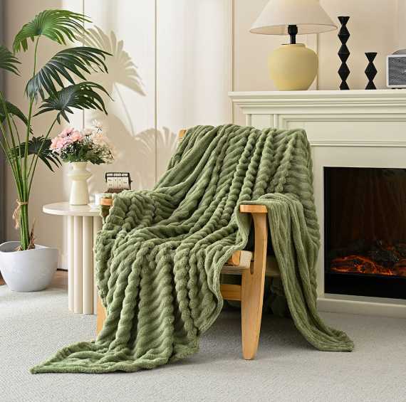 Shedding-proof Rabbit Fur Plush Multi-functional Blanket Autumn and Winter High Gram Weight Flannel Office Cover Blanket Sofa Blanket C251128