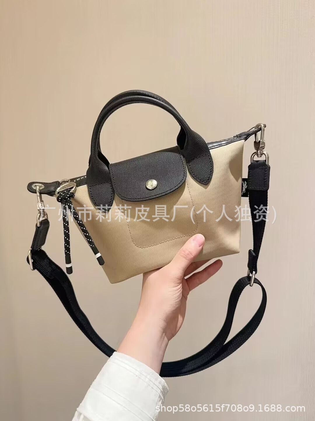 Designer 2025S Dragon Energy Diagonal Short Handle Dumpling Handbag Shoulder Crossbody Travel Large Capacity Mommy Bag New Free Delivery Designer Bag