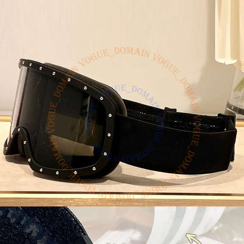 Men And Women Ce Sk… - image