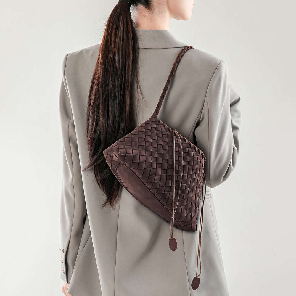 New Handmade Woven Single Shoulder Underarm Autumn Winter Matte Small Boat Bag French Retro Basket Mother Handbag