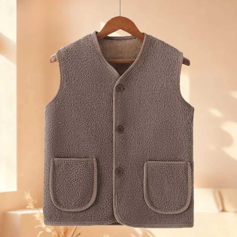 Winter Warm Fleece Vest Thickened Lamb Wool Waistcoat for Women Autumn and Winter Plus Size Insulated Outerwear Cozy SleevelessT251128