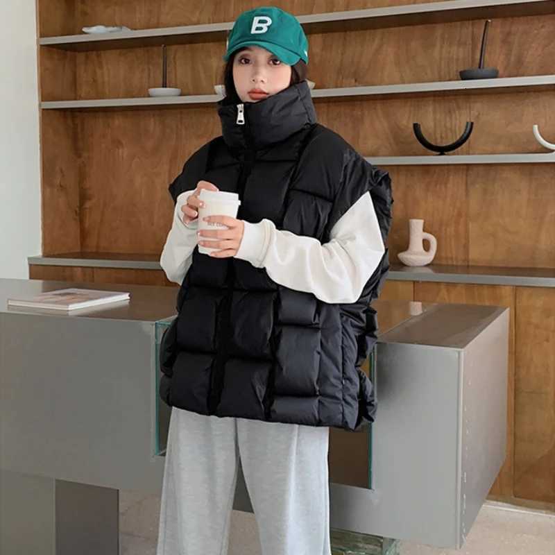 2025 New Padded Vests Winter Coat Ladies Jackets Oversize Women Vest Puffer Outwear Sleeveless Warm Fashion Long Loose Vest CoatT251128