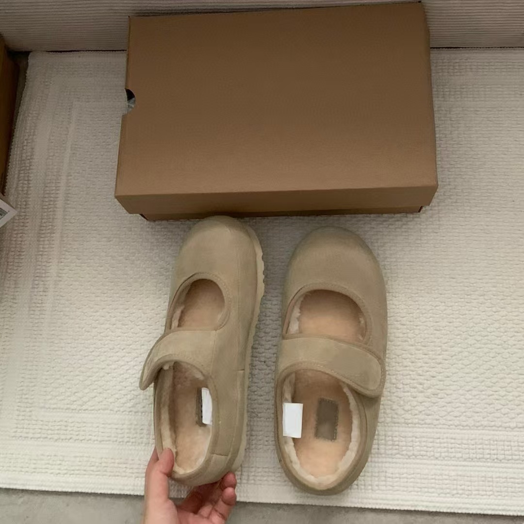 2025 Flat shoes Mary Jane shoes French-style girl's shallow-mouth doll shoes lazy snow boots fluffy grandma shoes