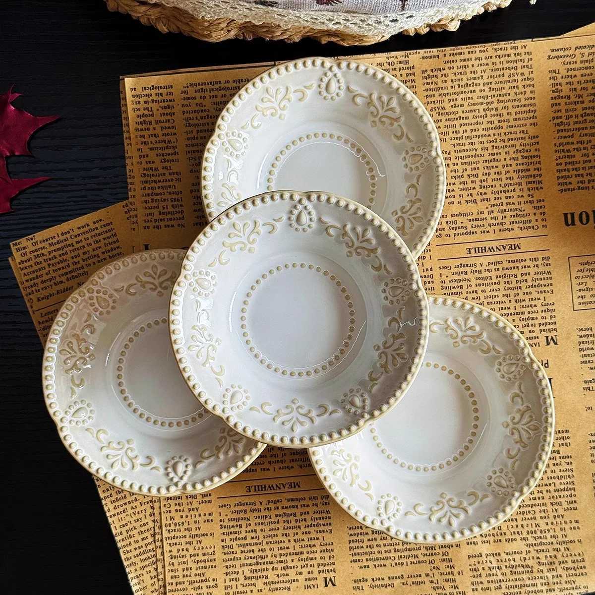 Luxury French Ceramic Dish Retro Restaurant Dipping Dishs Exquisite Household Kitchen Tableware European Dessert Round Plates Y251129