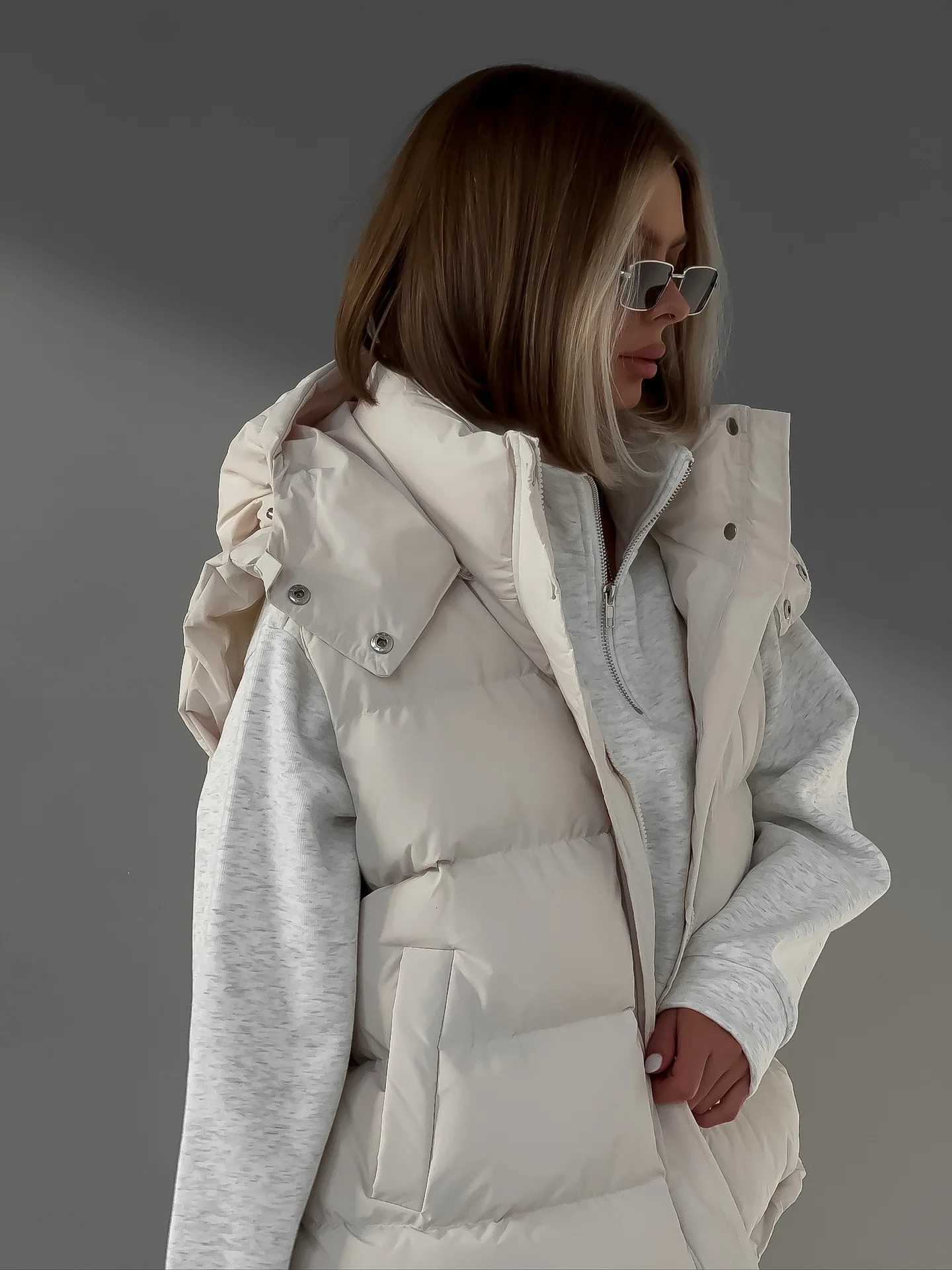 Bornladies Womens New Autumn Winter Sleeveless Hooded Puffer Vest Hot Trendy Outerwear Fashionable Spicy Girls Coats VestsT251129