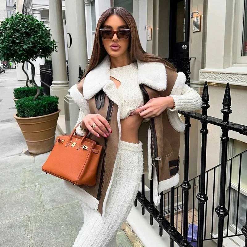 2025 Autumn and winter new products Womens new fashion casual Polo collar zipper three color imitation wool panel vestT251129