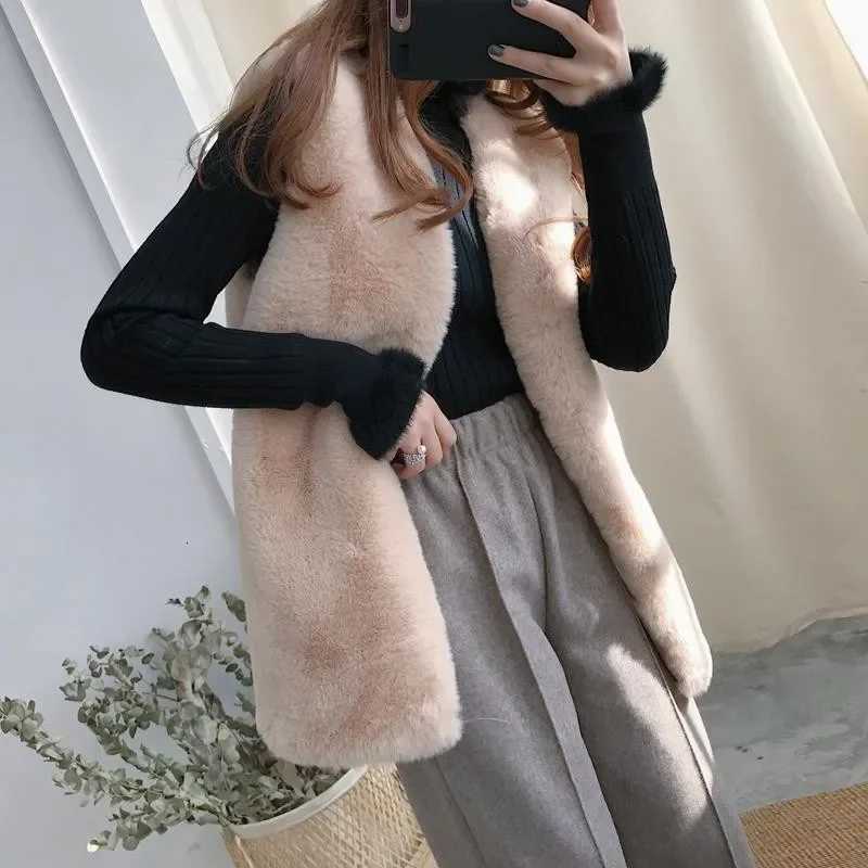 2022 Autumn/Winter New Womens Cropped Shoulder Vest Slimming Sunday Angora Yarns Jacket V-Neck Middle-Aged FashionT251129