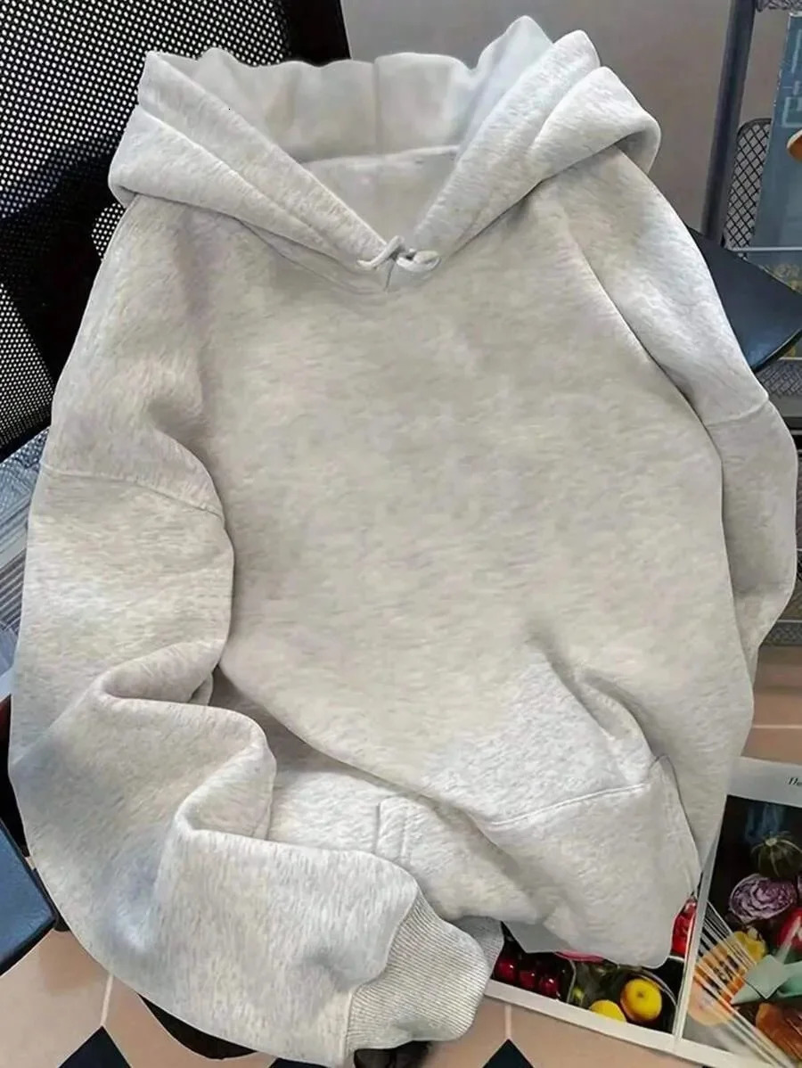 Cotton Hoodie with Chelsea Athletics Division London 92 Print for Sporty Urban Style Featuring London 92 and Chelsea Athletics 251128