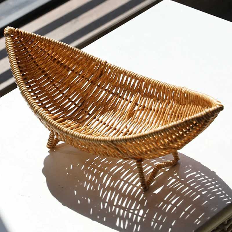 Decorative Imitation Rattan Baskets Bread Fruit er Serving Tray Handwoven Plate Tray French Fries Boats Storage Bowls Platte Y251129