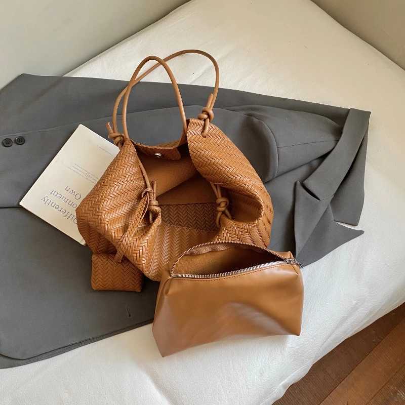 Woven PU Leather Shoulder Bag with Purse Luxury Shoulder Bag Trendy Tote Handbag Large Capacity Commute Bags for Women K251128