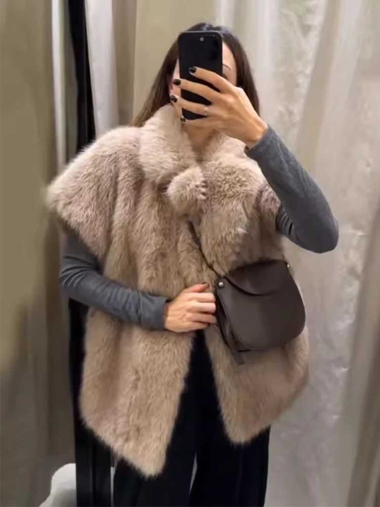 Chic Elegant Faux Fur Vest Top Women Fashion Lapel Fluffy Vests Coat 2025 Winter Female Sleeveless Jacket Waistcoat Outerwear T251129
