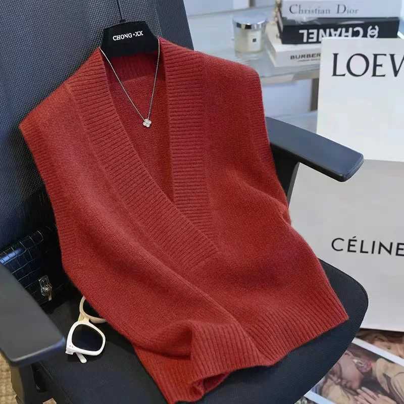 2024New Autumn Winter Knitted Sweater Vest Womens Fashion Sleeveless V-Neck Waistcoat Slim Solid Vest Female Causal Ladies TopsT251129