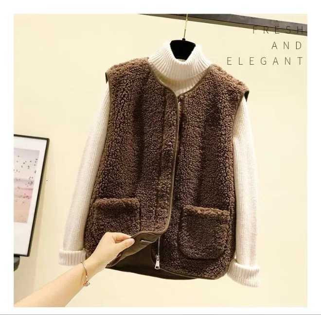 Autumn Winter Womens Vest Lamb Wool Korean Version Versatile Imitation Fur One Short Girls Vest Zipper Coat Casual BeigeT251129