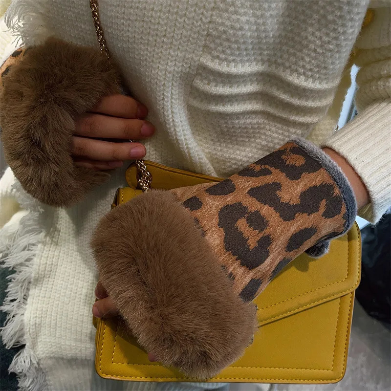 Fashion Leopard Print Suede Leather Rabbit Fur Wrist Plush Gloves Women Winter Thicken coldproofOutdoor Cycling Half Finger Warm 251228 - view 4