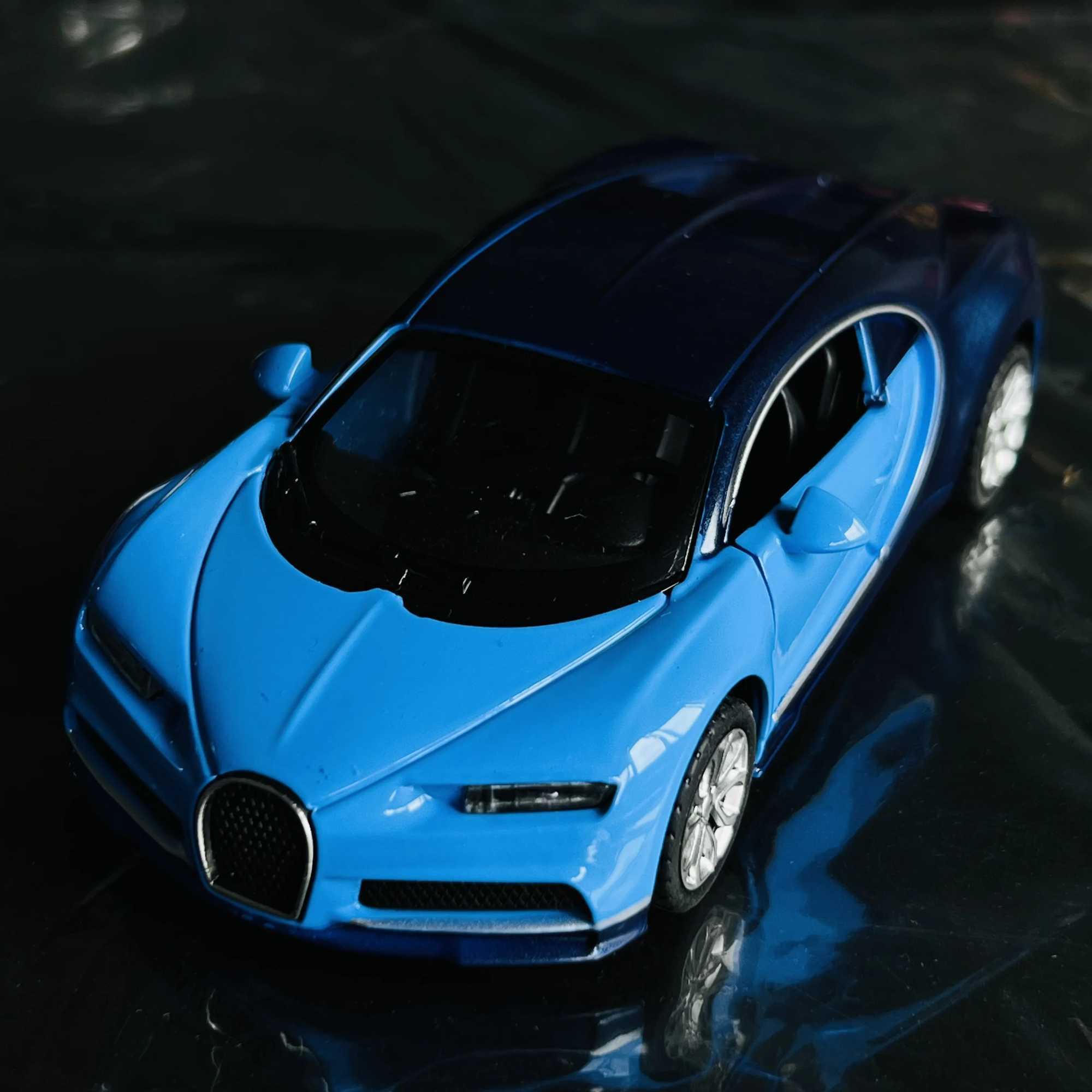 Simulation metal alloy super cool sports car toy model childrens birthday gift preferred ornament gift collection J251129