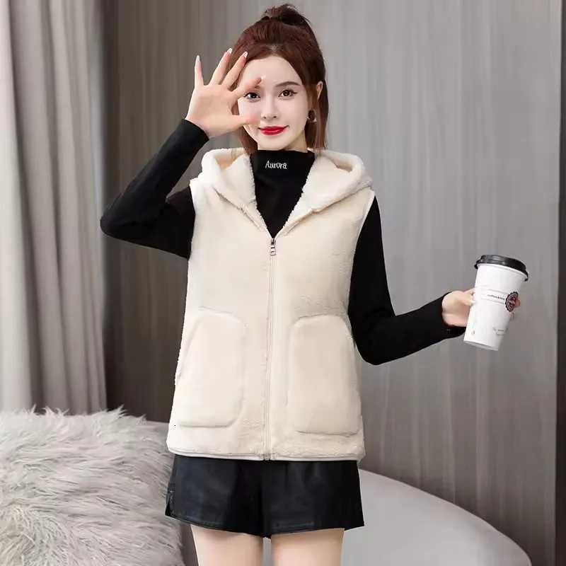 Korean Hooded Fleece Vest Jacket 2025 New Autumn Winter Women Sleeveless Jacket Lady Casual Warm Soft Waistcoat FemaleT251129