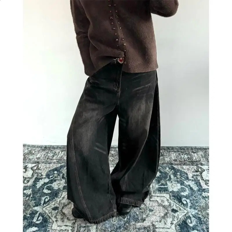 Spring and summer fashionable straight leg wash jeans suitable for American couples personalized loose retro casual pants 250423