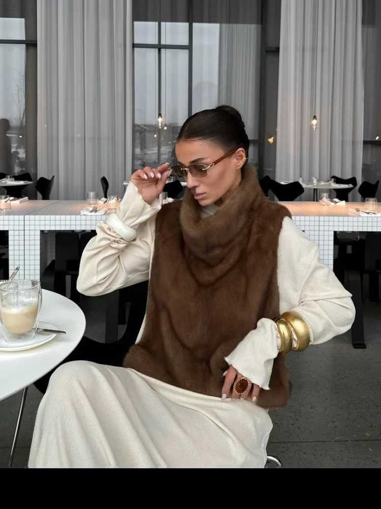 Women Solid Faux Fur Vest Crop Top Fashion Turtleneck Fluffy Short Tank Tops 2025 Winter Female Elegant Sleeveless Jacket CoatT251129