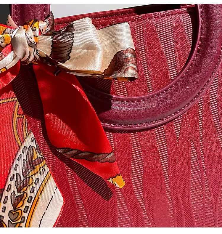 High Quality Red Fashion Striped Women Handbag Textured PU Large Capacity Casual Tote Bag Lady Purse Shoulder Messenger Bag K251128