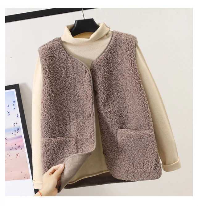 2024 Autumn Winter Womens Vest Lamb Wool Korean Version Versatile Imitation Fur One Short Girls Button Vest Coat Casual CoffeT251129
