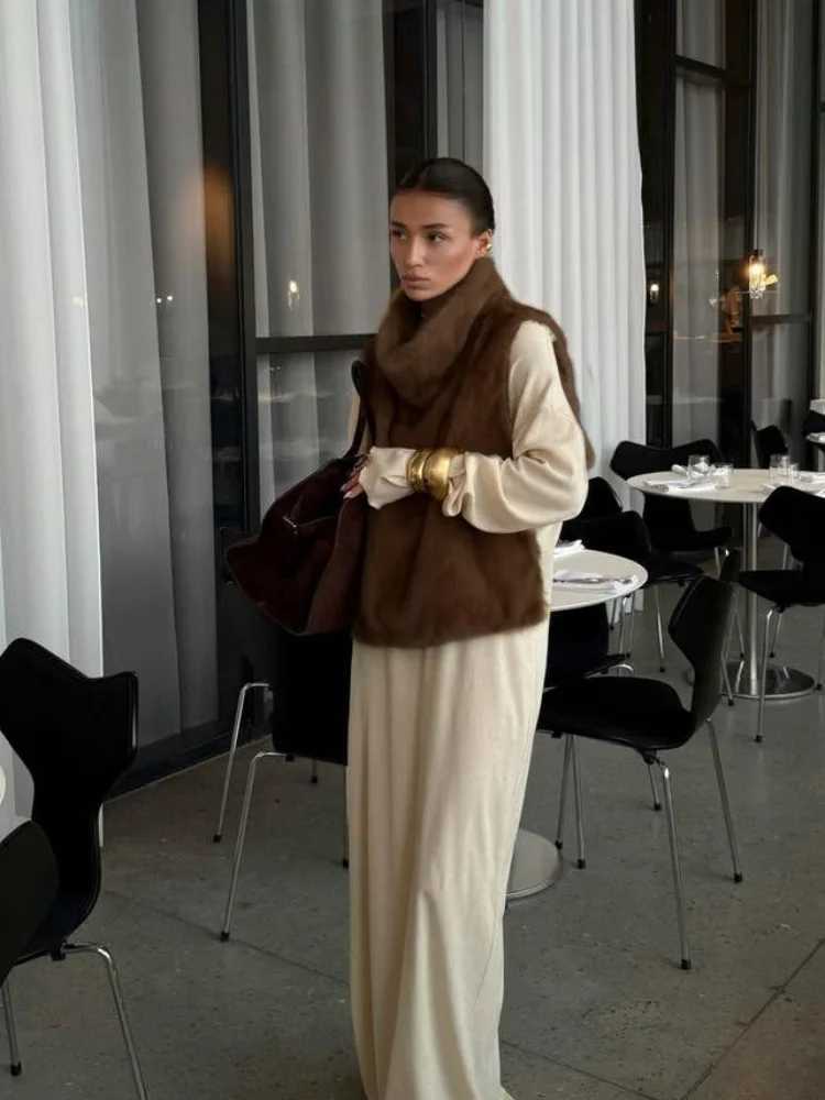 Women Solid Faux Fur Vest Crop Top Fashion Turtleneck Fluffy Short Tank Tops 2025 Winter Female Elegant Sleeveless Jacket CoatT251129