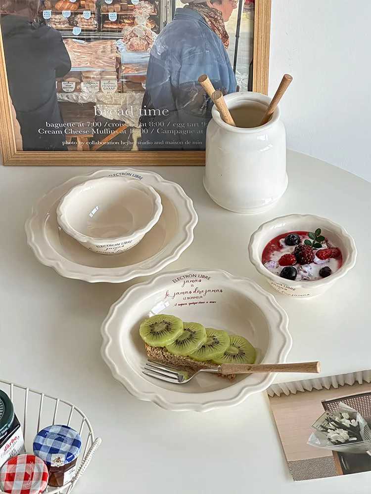 Luxury Ins Style Simple Ceramic Cutlery Bowl French Letter Pattern Household Fruit Plate High Quality Daily Breakfast Bread Snack Plate Y251129
