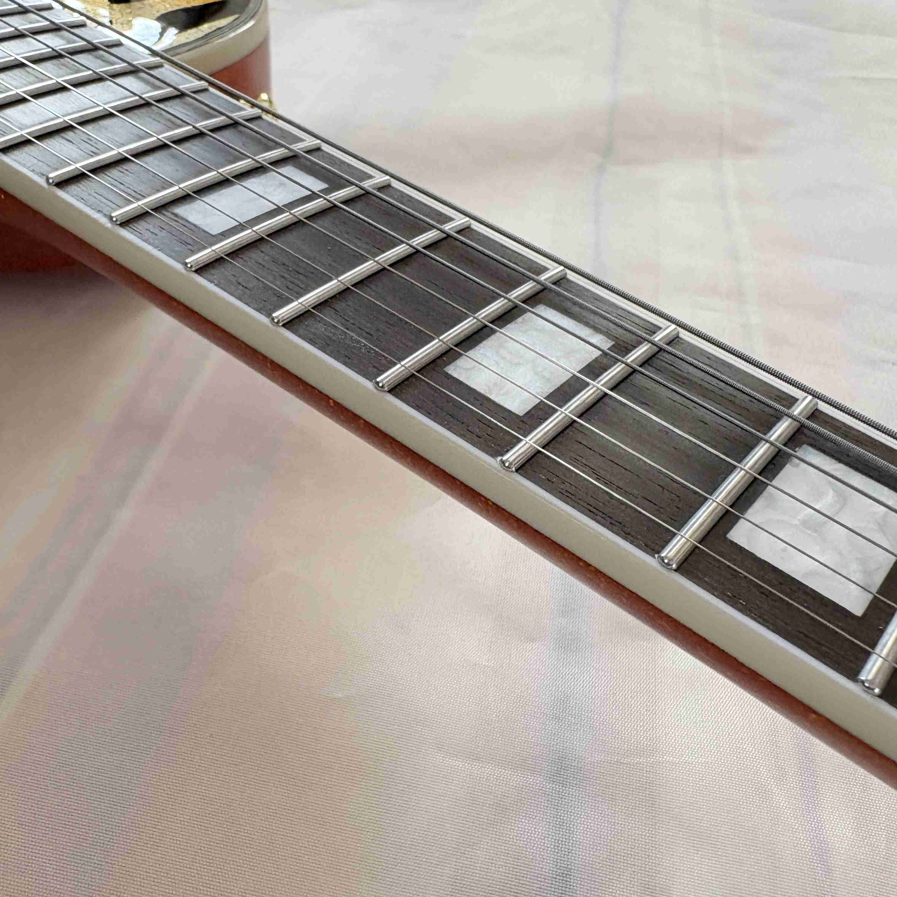 IN STOCK cool tiger-patterned electric guitar HH pickup Gold hardware 22 frets mahogany body rosewood fingerboard Real photos