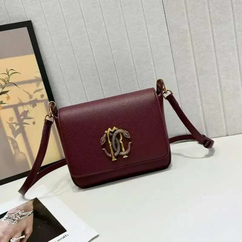 Light Fashion High Quality Classic Solid Color Commuting Versatile Popular Retro Style Ladies Handbag