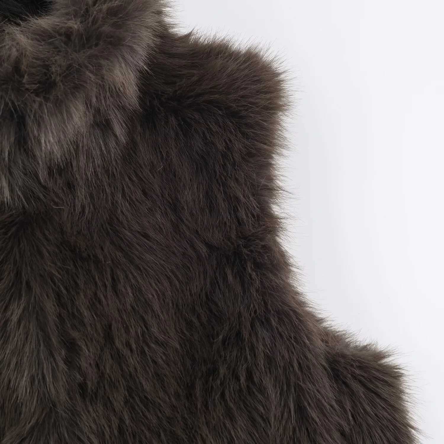2025 autumn new womens clothing sweet and fashionable high neck faux fur effect sleeveless standing collar vestT251129