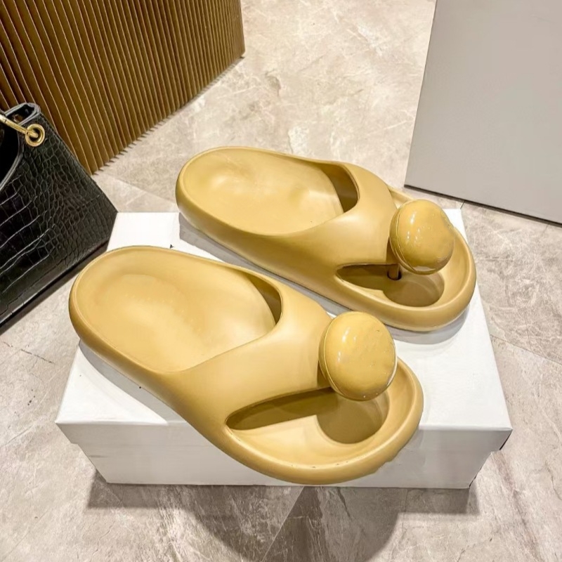 Slippers Summer Flat Woman Flip-ps Casual Holiday Shoes Women Big Button Slides Rubber Waterproof Thick Sole