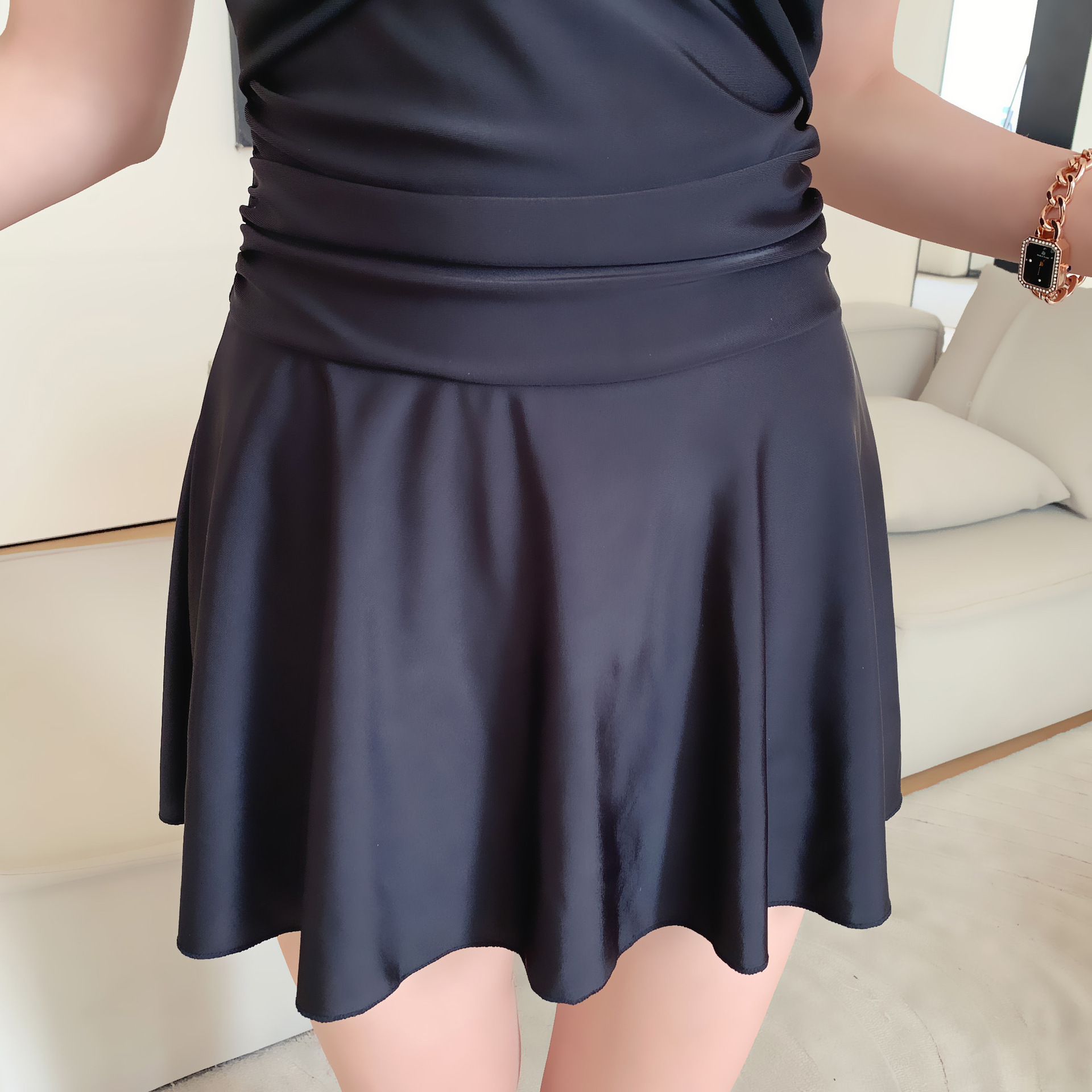 New quick drying one-piece swimsuit for women, conservative hot spring clothing, women's clothing that covers the belly and flesh, slimming up in