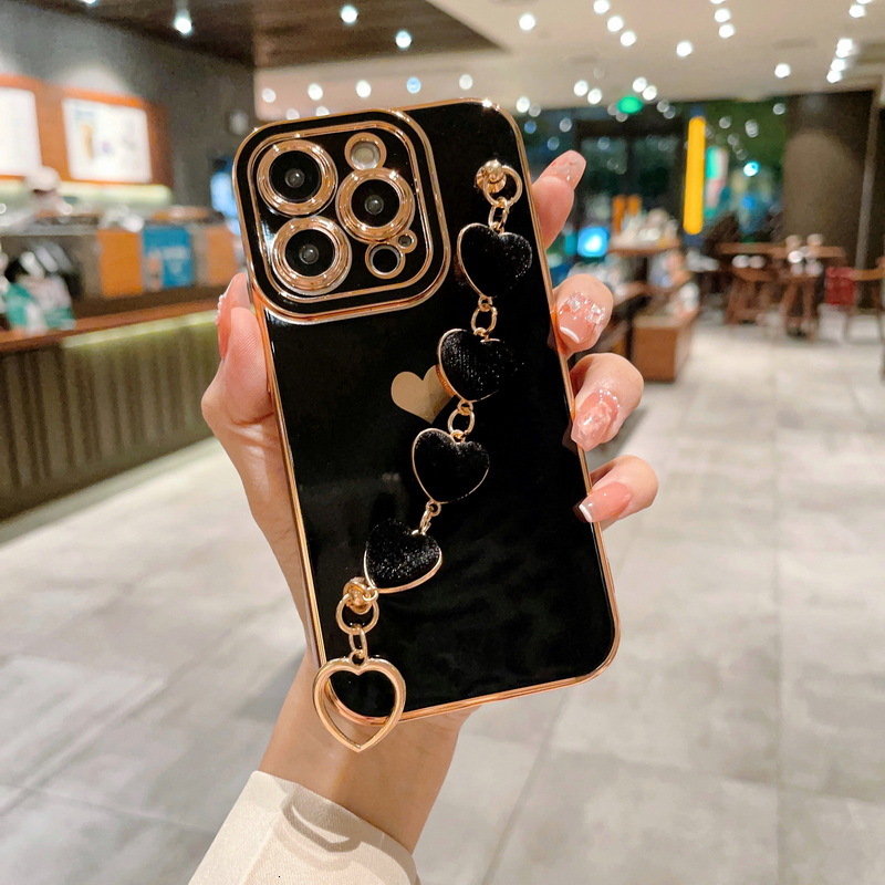 Heart Phone Case iPhone 17 Pro Max Heart Bracelet Electroplated Protective Case Compatible with Apple 16 Pro
