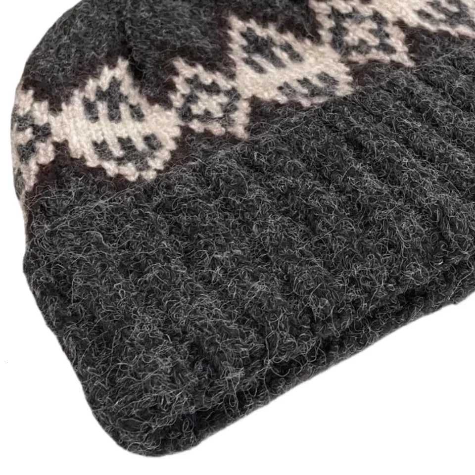 Unisex Fair Isle Style Slouchy Winter Hats Fashion Couple Beanies Casual Rhomb Pattern Decor Winter Knitted Hats For Men WomenXJ251129