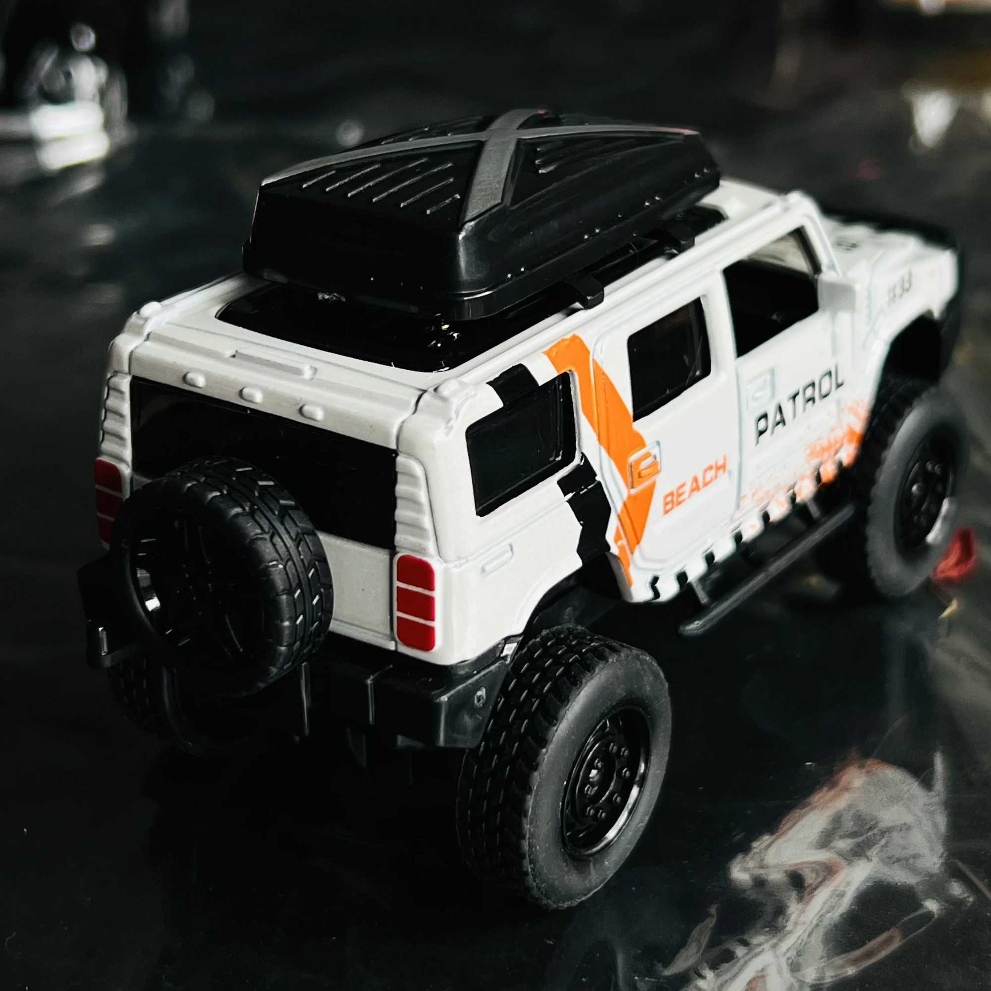 Super handsome gift off-road vehicle alloy car model childrens toy door opening car model gift ornament J251129