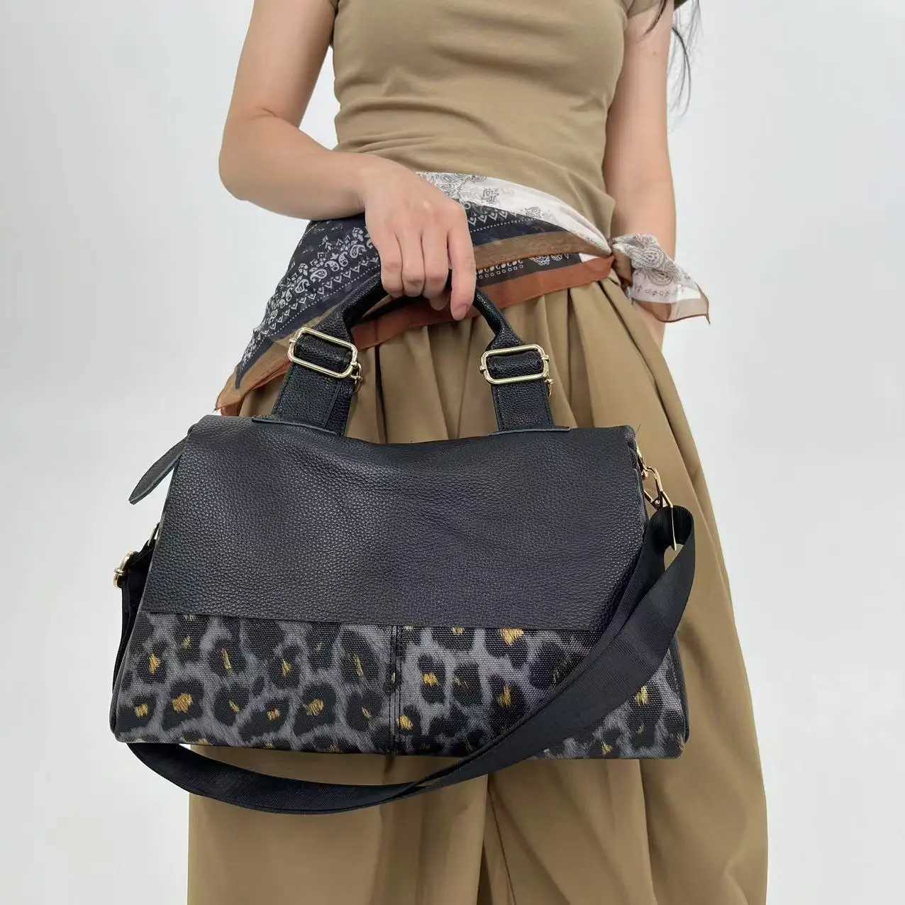 Ladies Fashion Personalized Leopard Pattern Tote Bag Large Capacity Retro Street Y2K Spicy Punk Shoulder Bag K251128