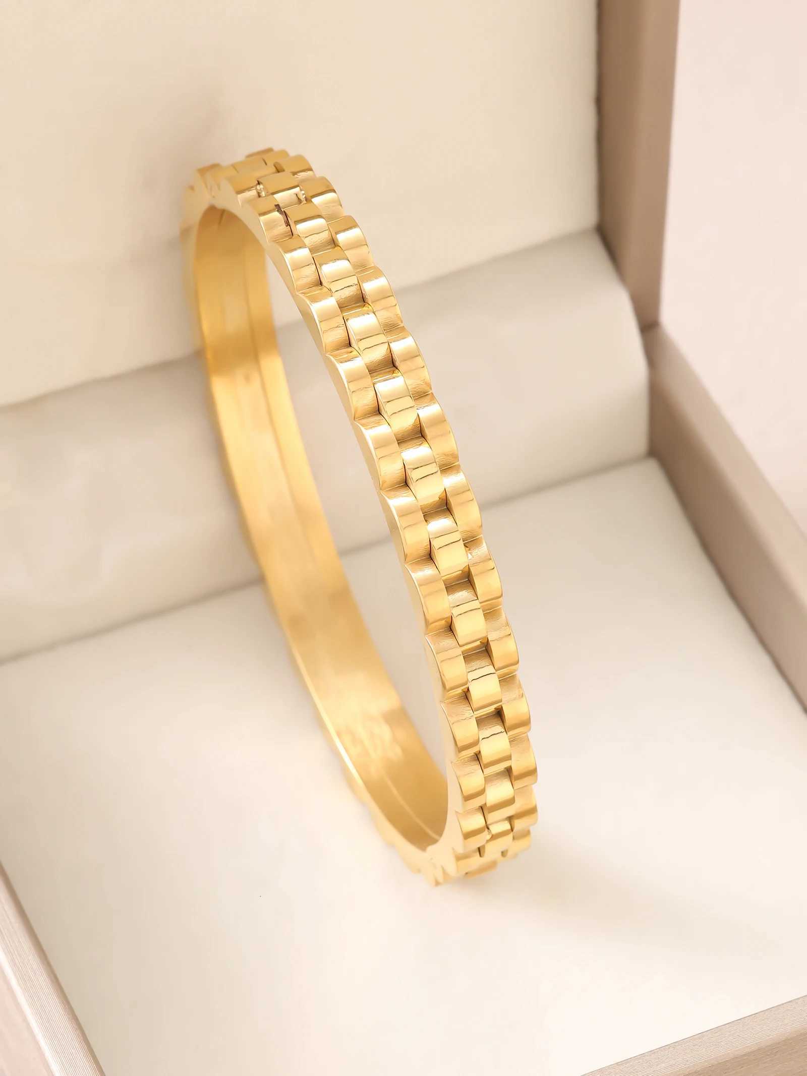 1pc 18K Gold Plated Stainless Steel Stackable Bracelet With Chain And Clover Design Fashion Style For Women Suitable For CasuaT251129
