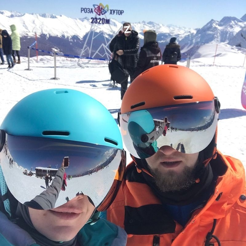 Universal Ski Helmet and Goggles Combo for Adults and Children Men and Women Single and Double Board Ski Helmet with Integrated Goggles