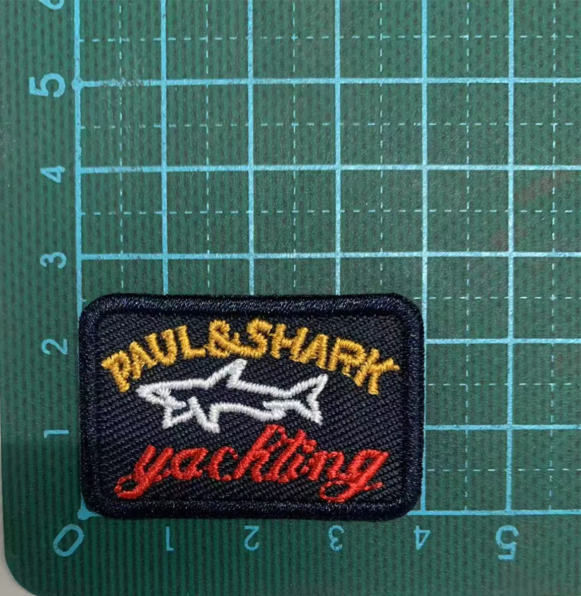 1 pieces/bag Brand High-end embroidered clothes with shark patterns on embroidered cloth can be sewn and ironed