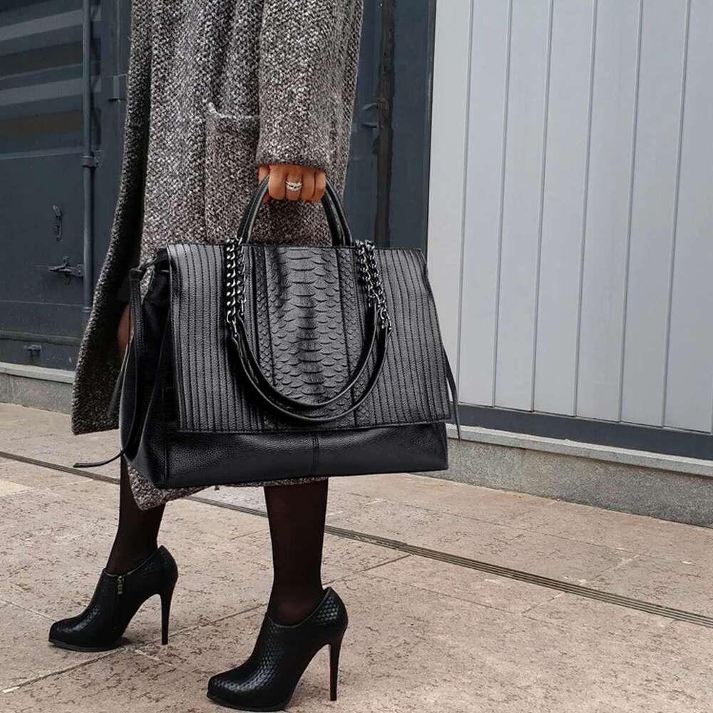 Designer bag Elegant Tote With Zipper, Women's Trendy Handbag, Vintage Leather Crossbody Shoulder Bag For Work