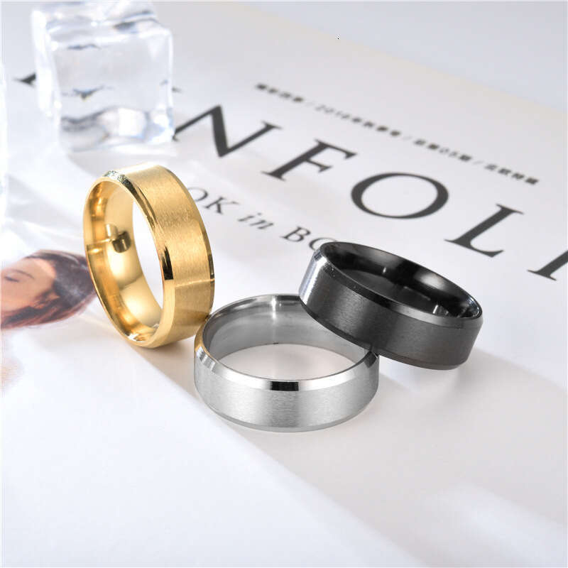 Elegant Single Toned 8 Millimeter Width Solid Metal Band Suitable for Customization