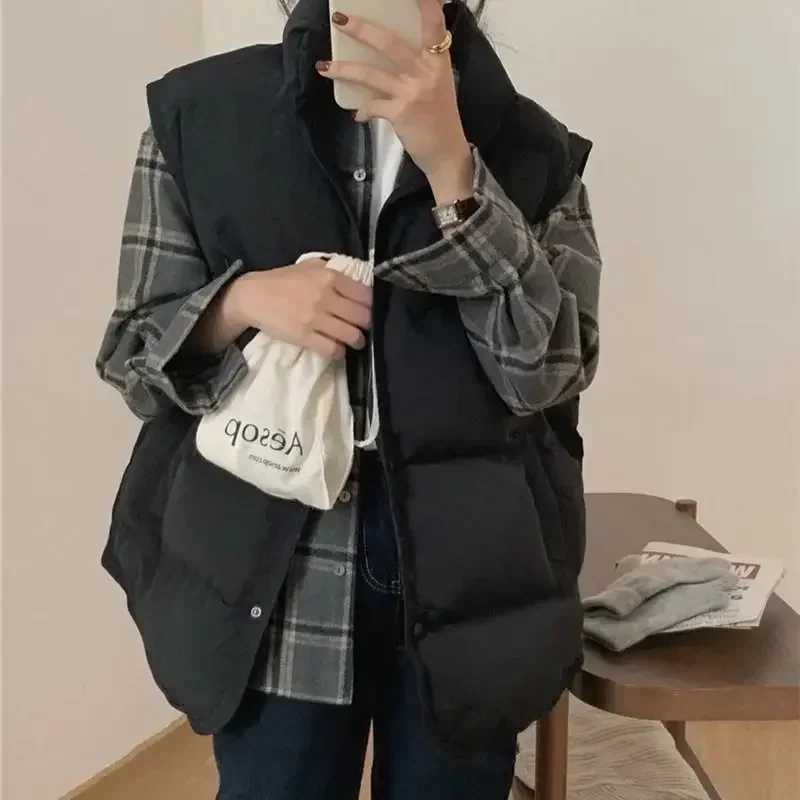 Quilted Puffer Waistcoat Woman Solid Color New Outerwear Clothes Fashion 2025 Down Vest for Women Cold Warm Korean Style CasualT251129