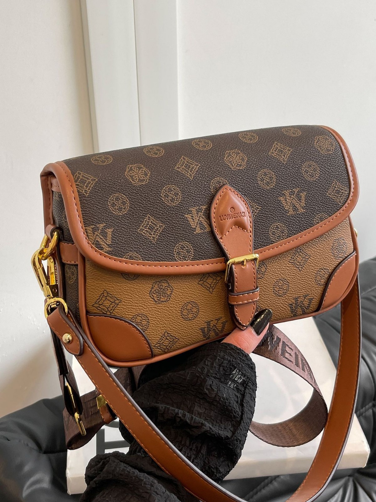 Free shipping Designer bag Plaid tote bag women bag shoulder bag crossbody bag versatile large capacity handbag Breathable