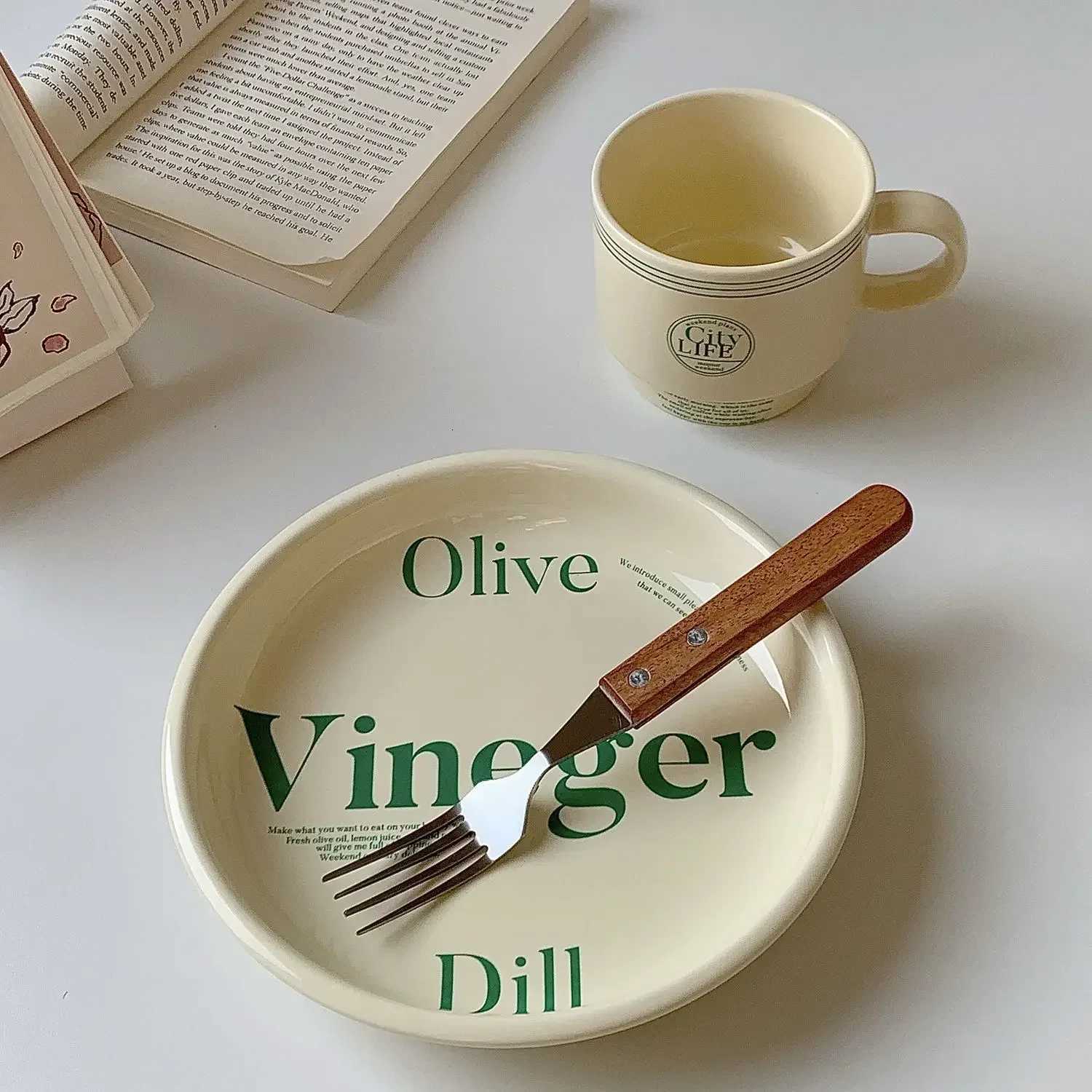 Luxury Korean Creative Western Cuisine Plate Letter Ceramic Plate ins High Beauty Ceramic Cake Dessert He Vegetable Soup Plate Y251129