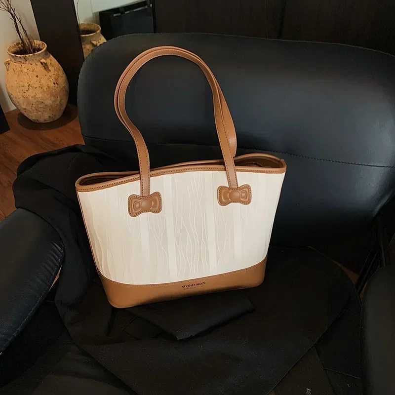 2025 Trendy Textured Womens Shoulder Tote - Huge Capacity Commuter Bag Casual Versatile Foreign Style Must-Have K251128