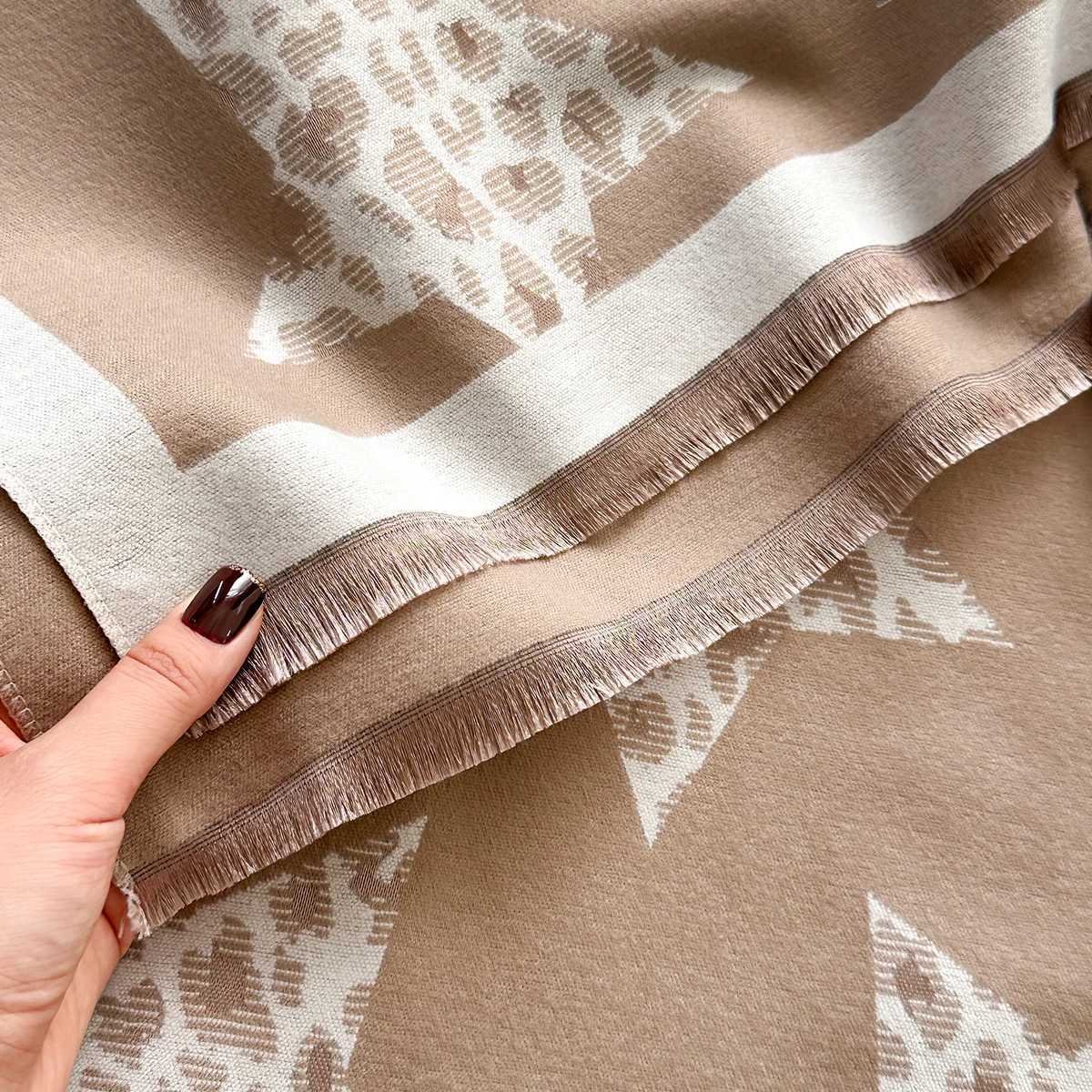 New Luxury Autumn and Winter Cashmere Star Print Scarf Women Warm Poncho Scarves Fashion Shawl Thick Foulard BufandaJ251129