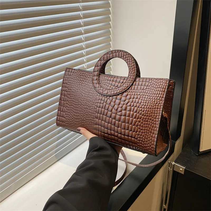 Crocodile Pattern Leisure 2023 New in Large Capacity Commuting Retro Single Shoulder Diagonal Straddle Womens Armpit Hand Bag K251128